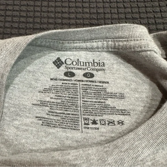 PFG Columbia Blue Men's Short Sleeve T-Shirt w/Fish  Large - Picture 3 of 4